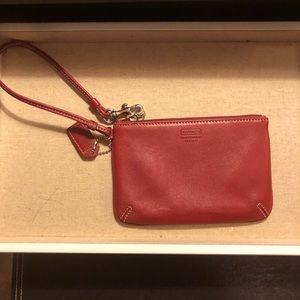 💥⭐️⭐️ COACH Red Leather Corner Zip Wristlet